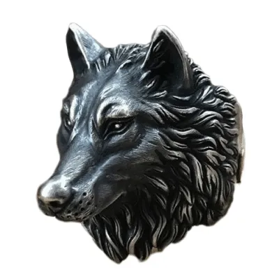 Chevalière viking à tête de loup en relief, finition argentée vieillie