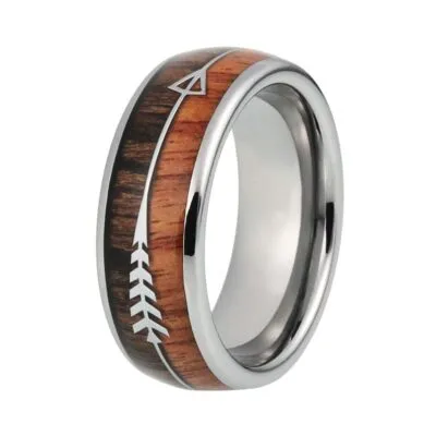 Bague bombée argentée avec insert effet bois bicolore et flèche gravée