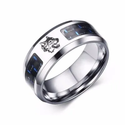 Bague argentée large avec tête de loup gravée et inserts tressés noir et bleu