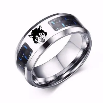 Bague large argentée avec tête de loup noire et inserts bleus