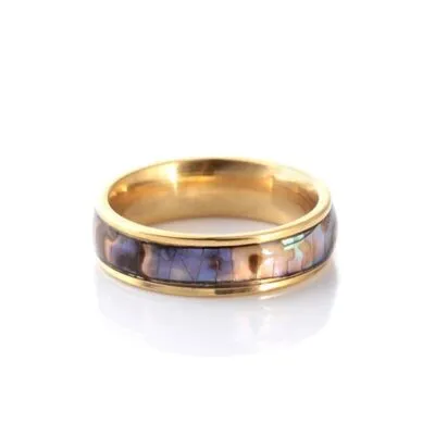 Bague large dorée avec bande centrale irisée aux reflets violets et bruns