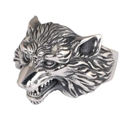 Chevalière tête de loup argentée, gueule ouverte, crocs et pelage gravé