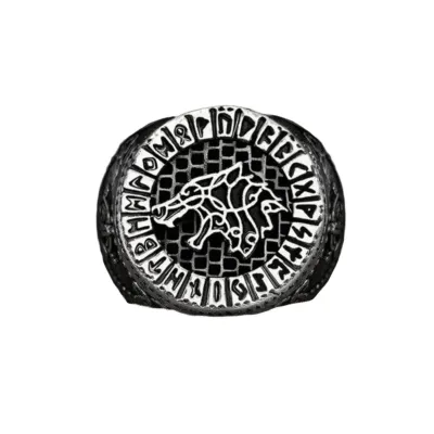 Chevalière viking argentée avec tête de loup et frise de runes