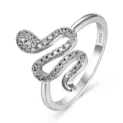 Bague argentée en forme de serpent ondulé sertie de petites pierres claires